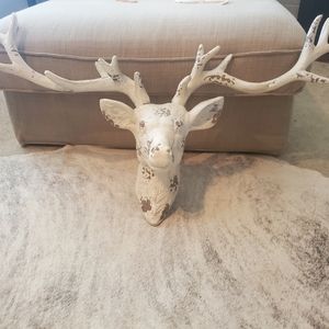 Wall decor deer head